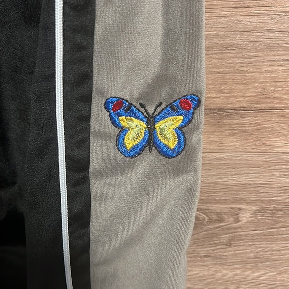 TWILLMKT Velvet Butterfly Sweats - Picture 5 of 5